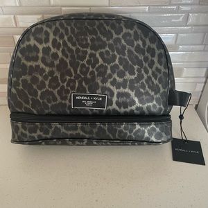 NWT Kendall & Kylie cosmetic/travel bag